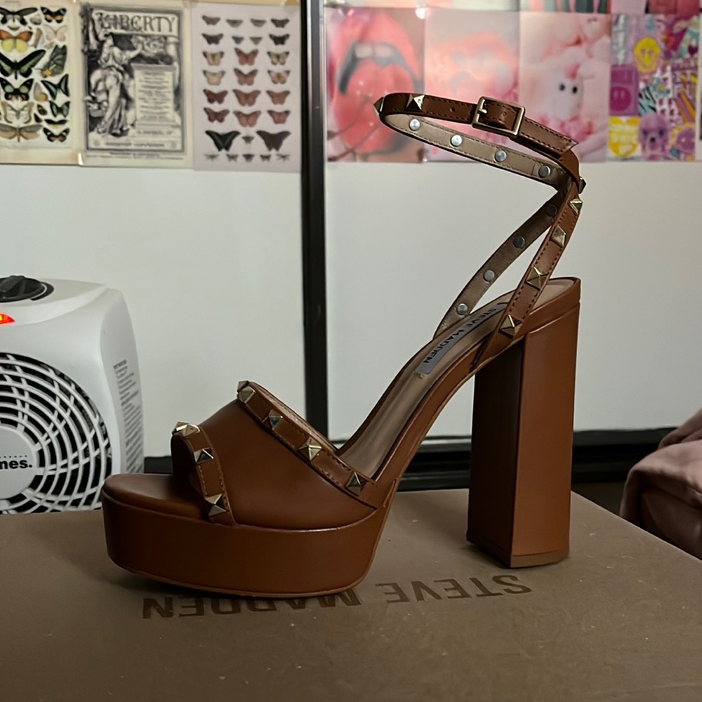 Steve Madden Tabari Congnac heels